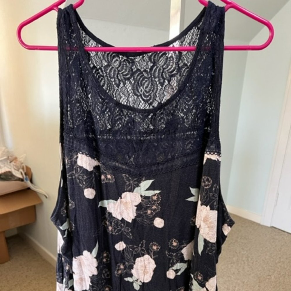 Torrid Blue Floral tank top size 5